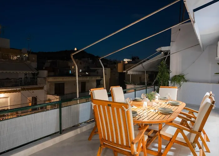 Luxury 4Bdrm Penthouse With Jacuzzi Near Acropolis
