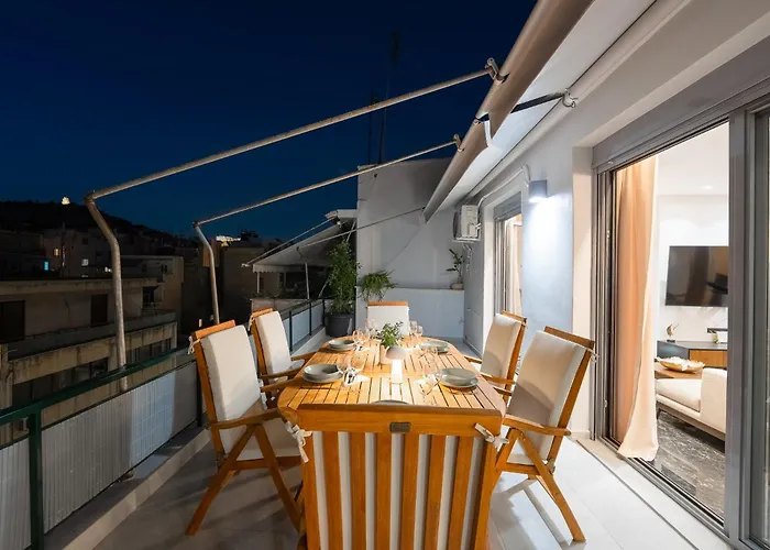 Luxury 4Bdrm Penthouse With Jacuzzi Near Acropolis