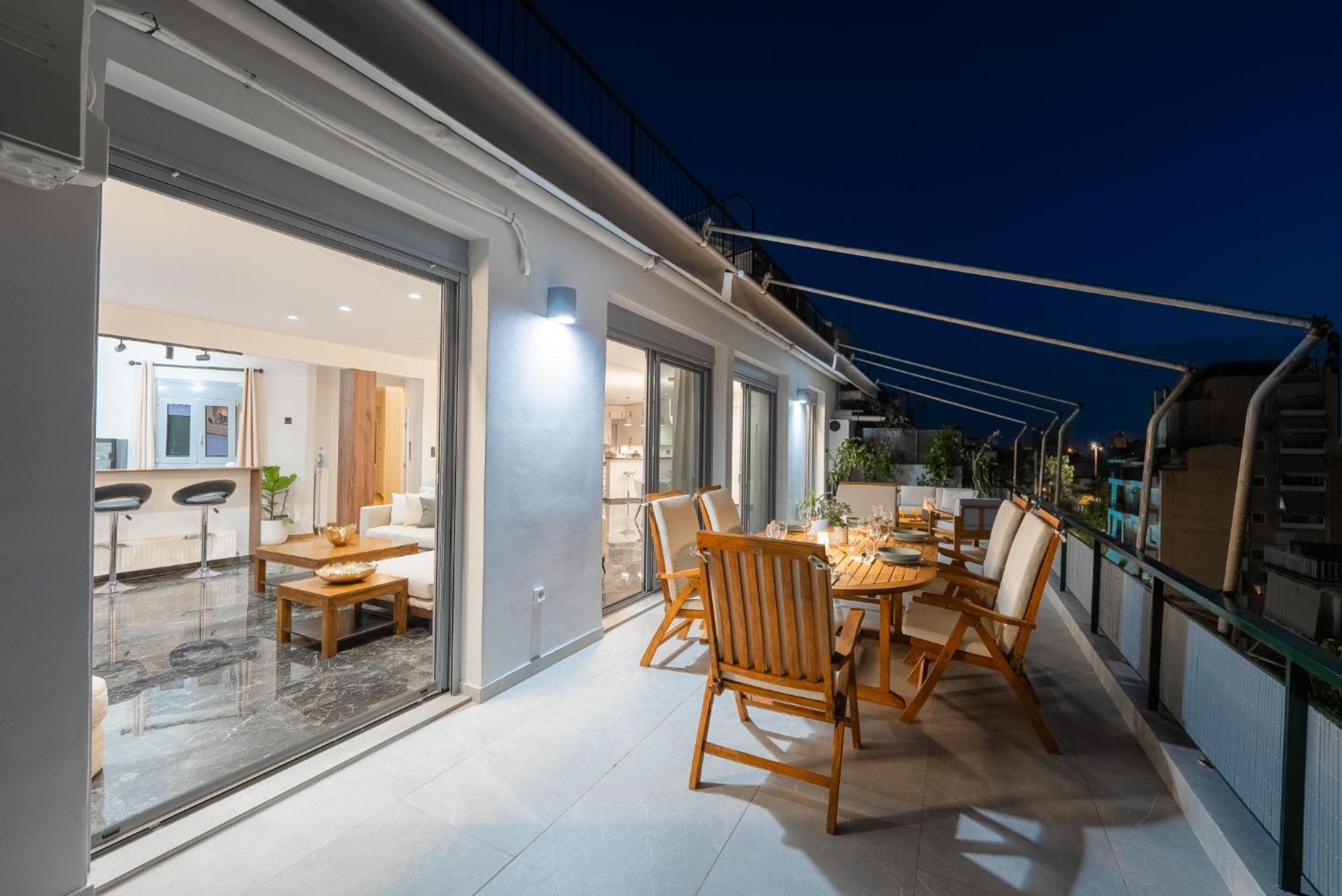 Luxury 4bdrm Penthouse With Jacuzzi Near Acropolis Apartment Athens