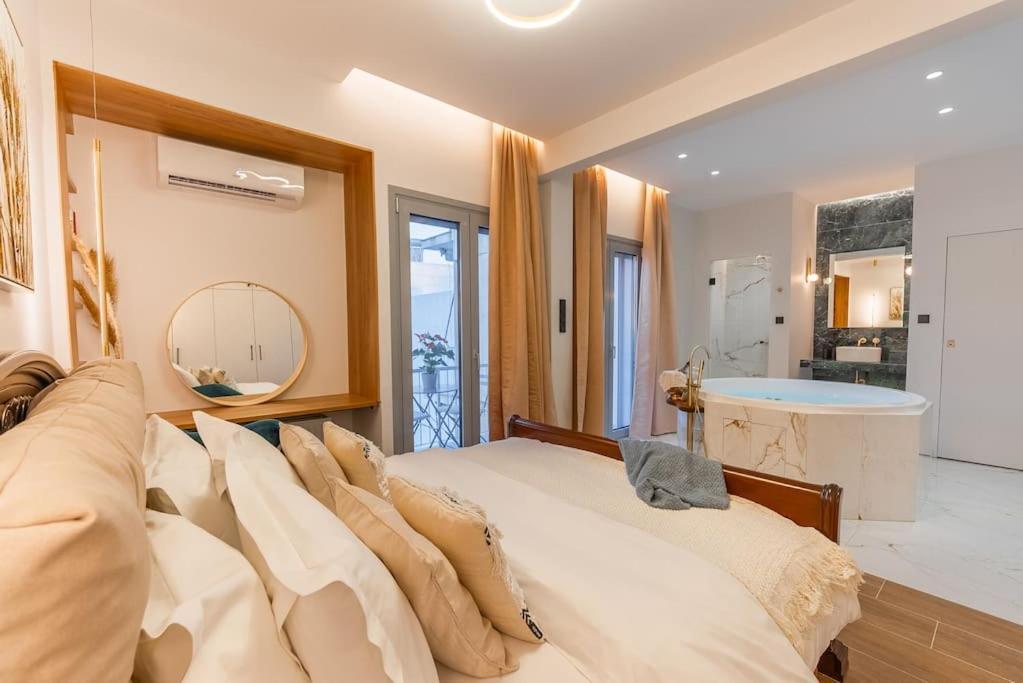 Luxury 4bdrm Penthouse With Jacuzzi Near Acropolis *