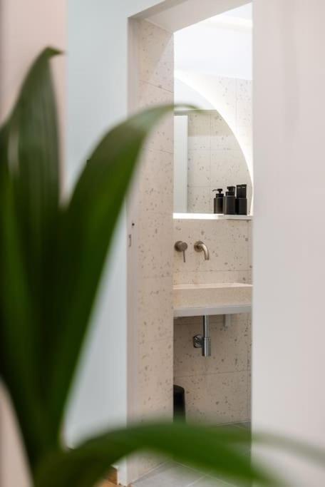 Apartment Luxury 4bdrm Penthouse With Jacuzzi Near Acropolis Athen
