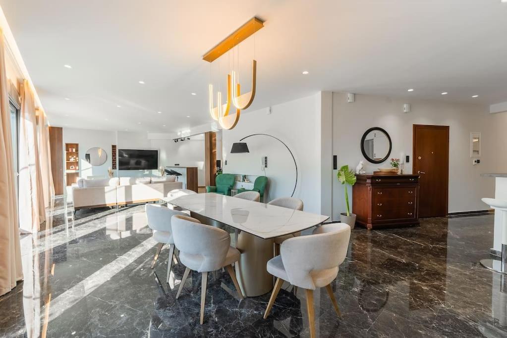 Luxury 4bdrm Penthouse With Jacuzzi Near Acropolis * Athen