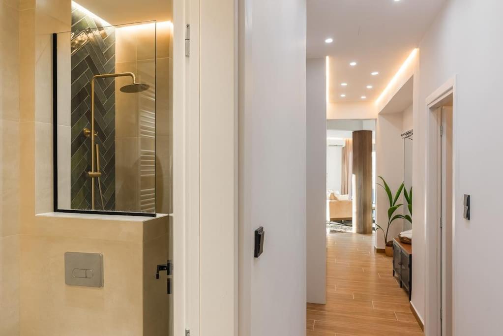 Luxury 4bdrm Penthouse With Jacuzzi Near Acropolis *