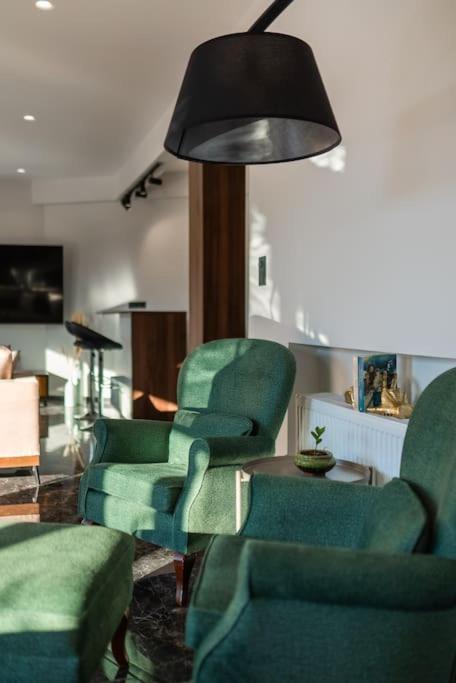 Luxury 4bdrm Penthouse With Jacuzzi Near Acropolis Apartment Athen