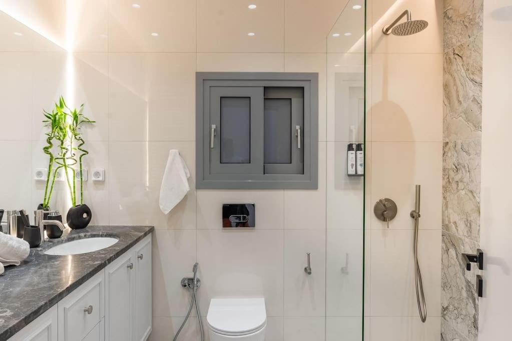 Luxury 4bdrm Penthouse With Jacuzzi Near Acropolis * Athen