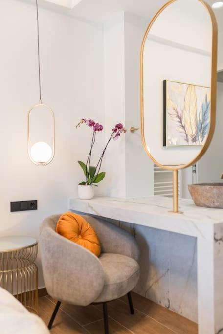 Luxury 4bdrm Penthouse With Jacuzzi Near Acropolis * Athen